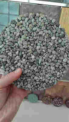 新闻 潍坊胶粘石地坪粘合剂厂家报价